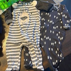 Set of two Gerber footies Sz 0-3 mo